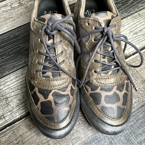 Miz Mooz Pericles Fashion Sneaker Women Size 38 7 Floral Print Casual Shoe Brown - Picture 3 of 11